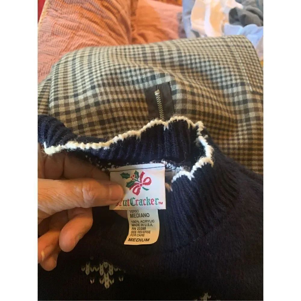 Holiday Sweater - Picture 3 of 8